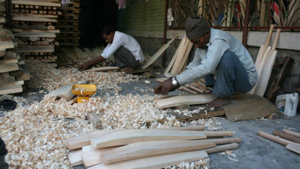 cricket bats are manufactured in Kashmir